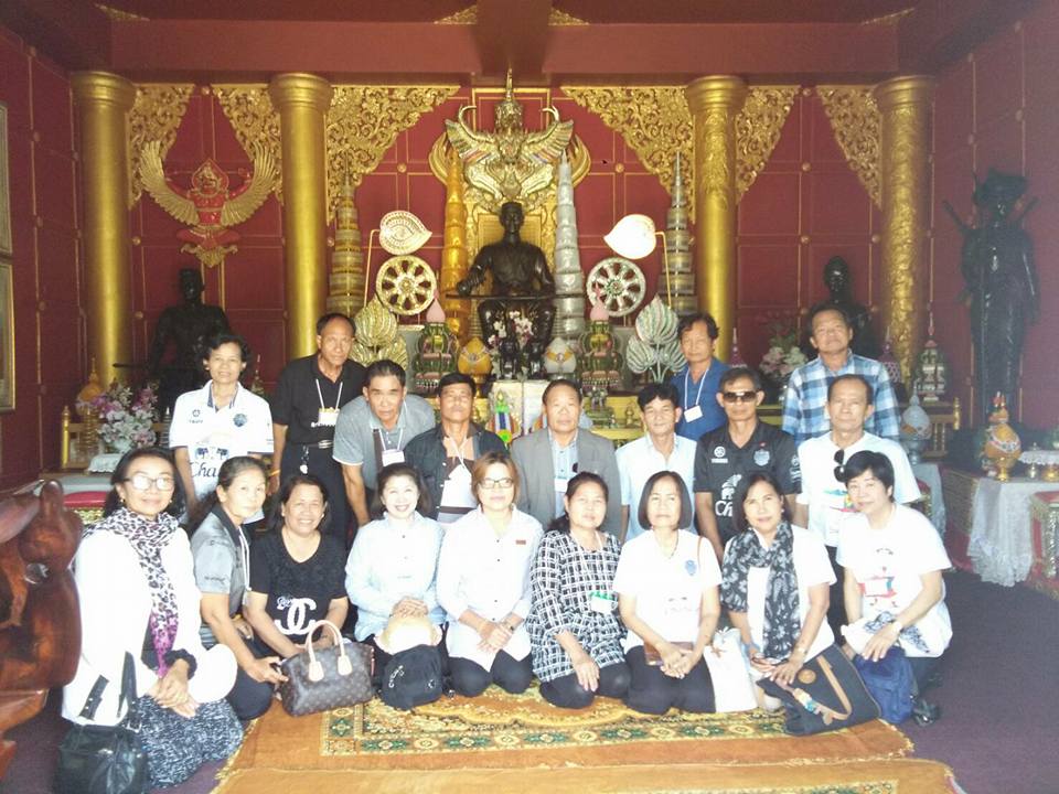 คณะศรัทธาเข้าสักการะ